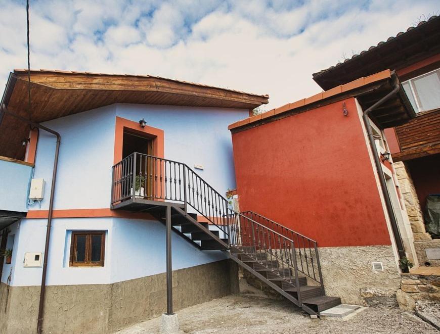 La Besnada Apartman Onís Kültér fotó